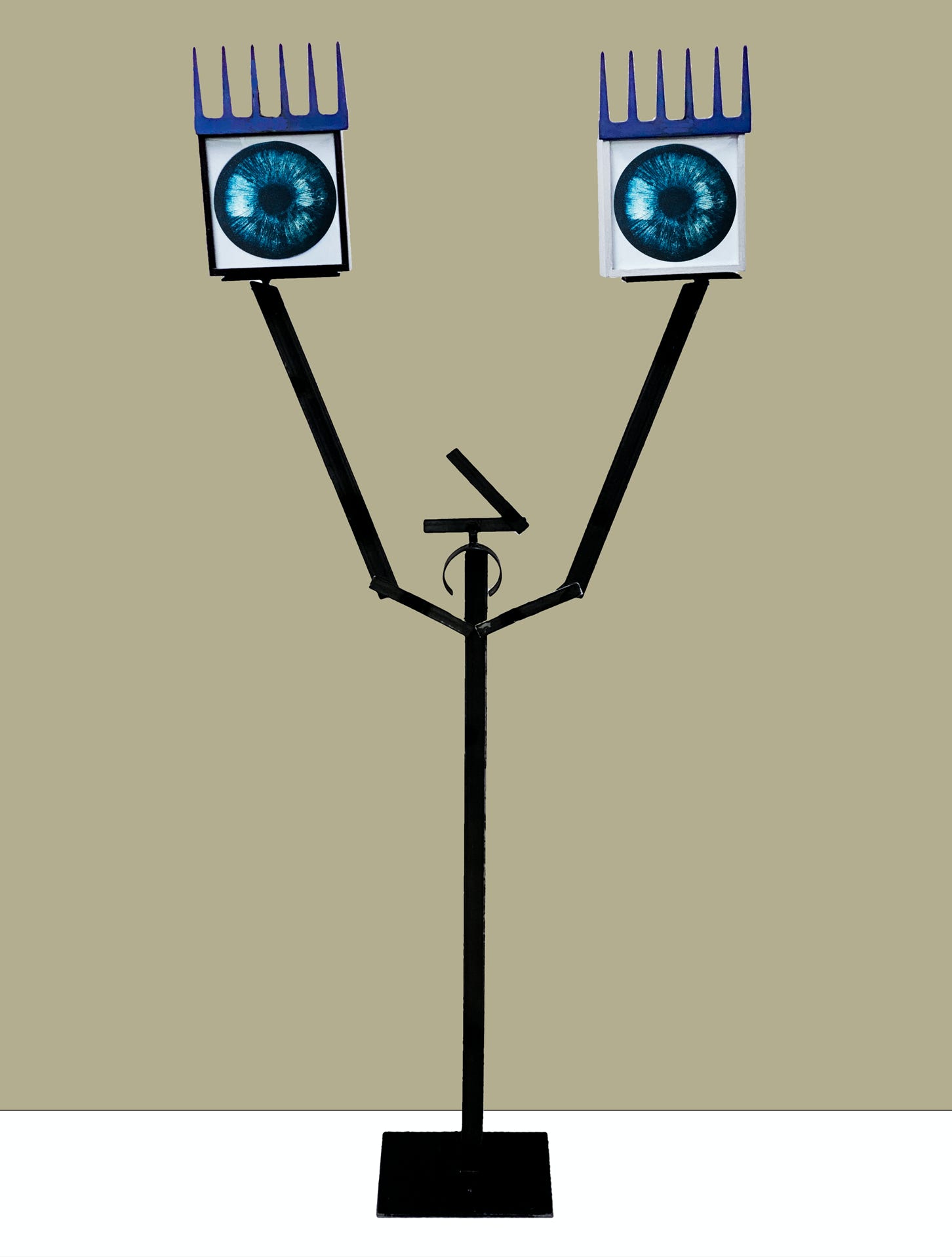 Laurence de Saint Martin st artiste d&eacute;co orignale te voir regarder sculpture boite lumi&egrave;re ferronnerie oeil